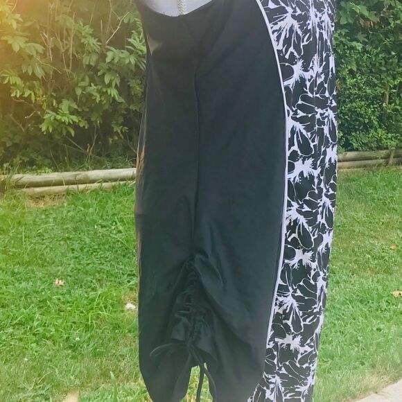 NEW Fashion to Figure Bathing Suit - Picture 3 of 6